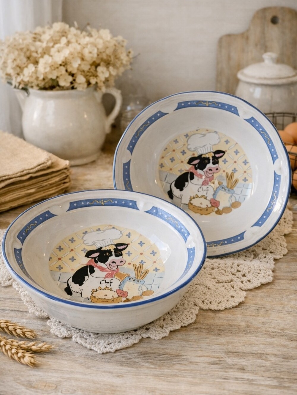 Newcor “Kitchen Cow” Stoneware Bowls – Made in Japan (Set of 2)